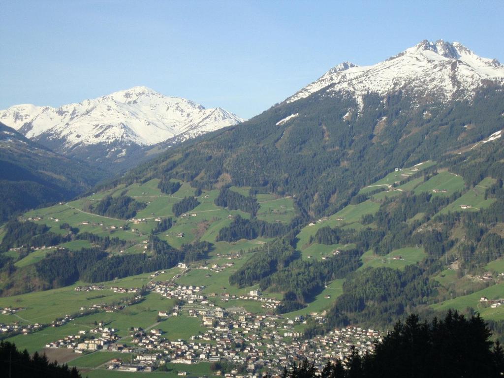 Appartementhaus Eberharter Hart im Zillertal Bagian luar foto